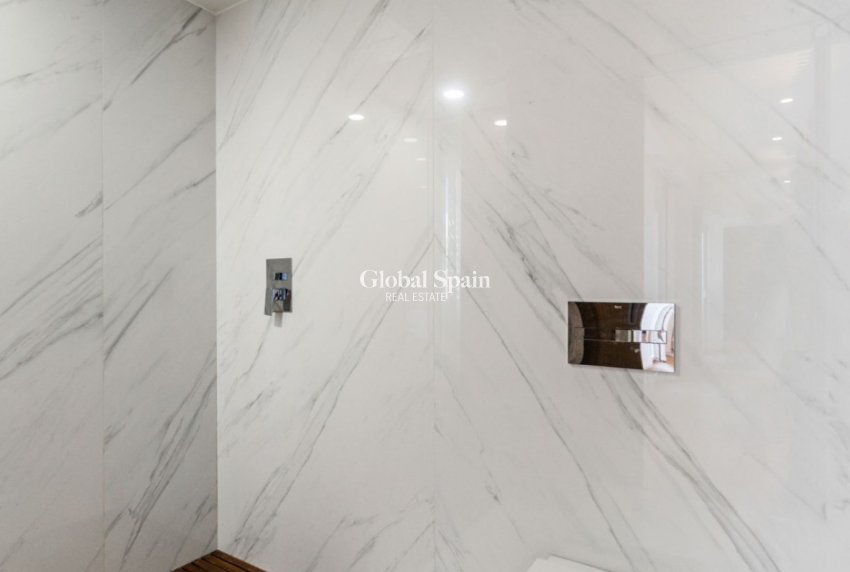 Resale - APARTMENT -
TORREVIEJA - Torrevieja