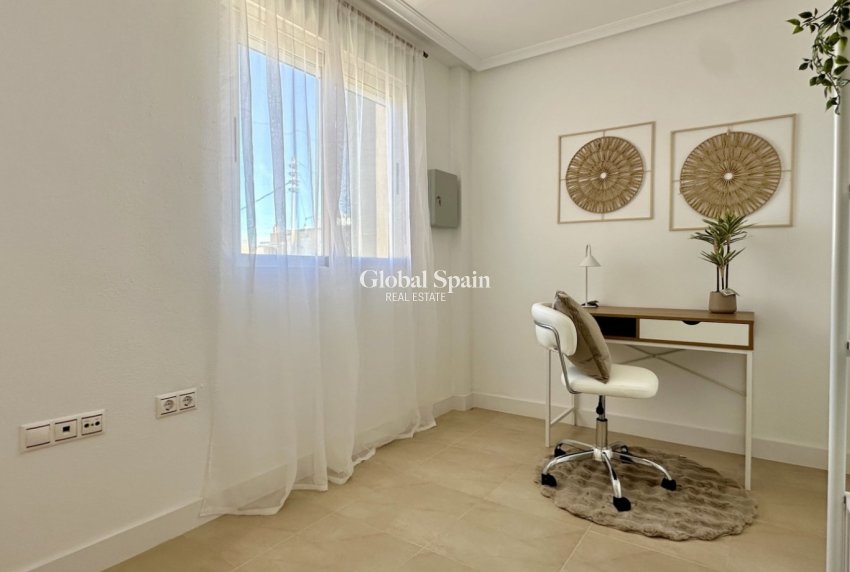 Resale - APARTMENT -
TORREVIEJA - Torrevieja