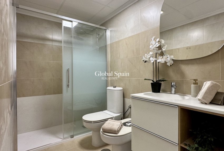 Resale - APARTMENT -
TORREVIEJA - Torrevieja