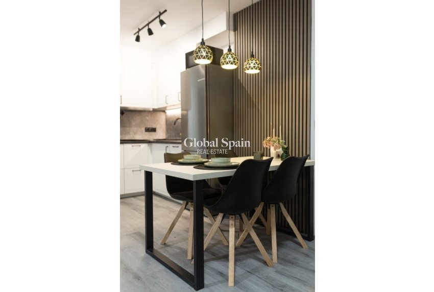 Resale - APARTMENT -
TORREVIEJA - Torrevieja