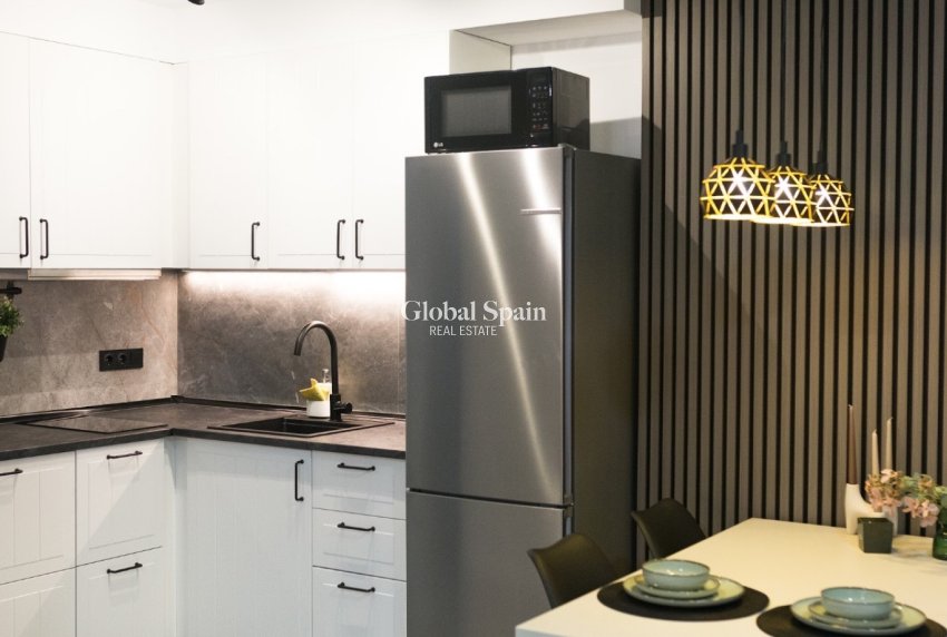 Resale - APARTMENT -
TORREVIEJA - Torrevieja