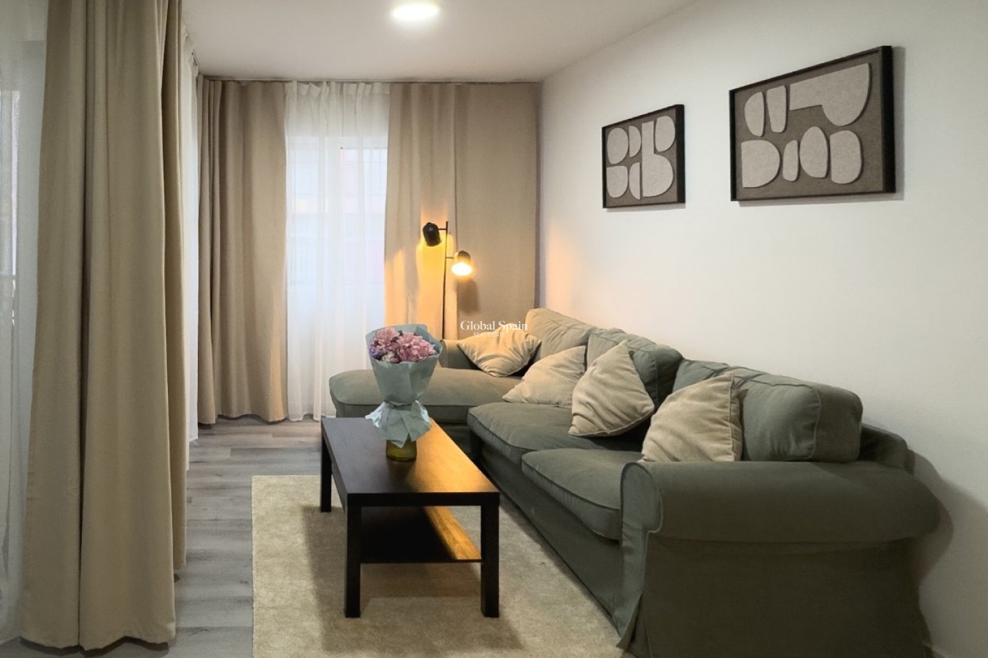 Resale - APARTMENT -
TORREVIEJA - Torrevieja