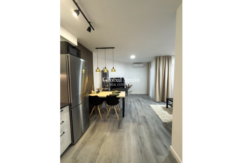 Resale - APARTMENT -
TORREVIEJA - Torrevieja