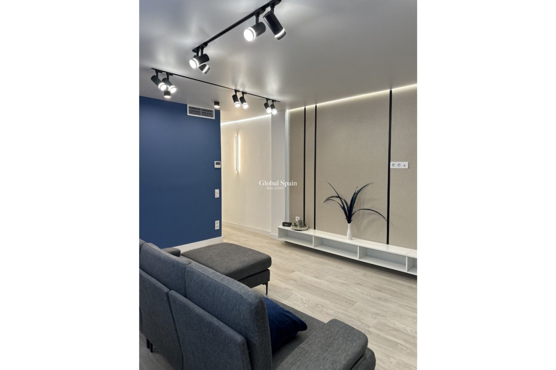 Resale - APARTMENT -
TORREVIEJA - Torrevieja