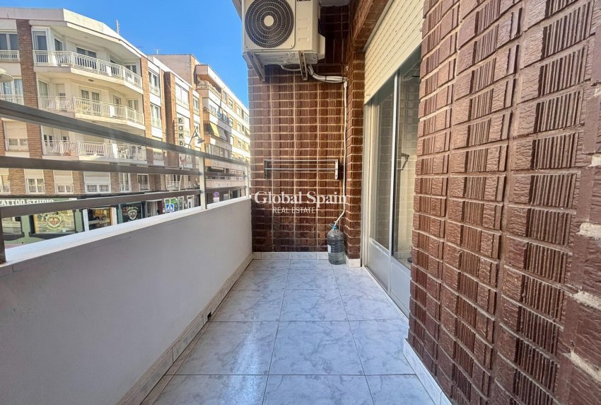 Resale - APARTMENT -
TORREVIEJA - Torrevieja