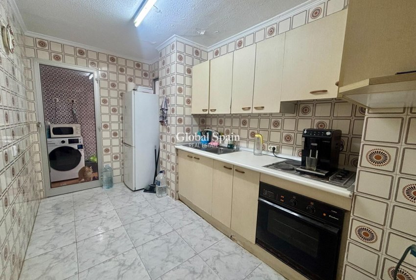 Resale - APARTMENT -
TORREVIEJA - Torrevieja