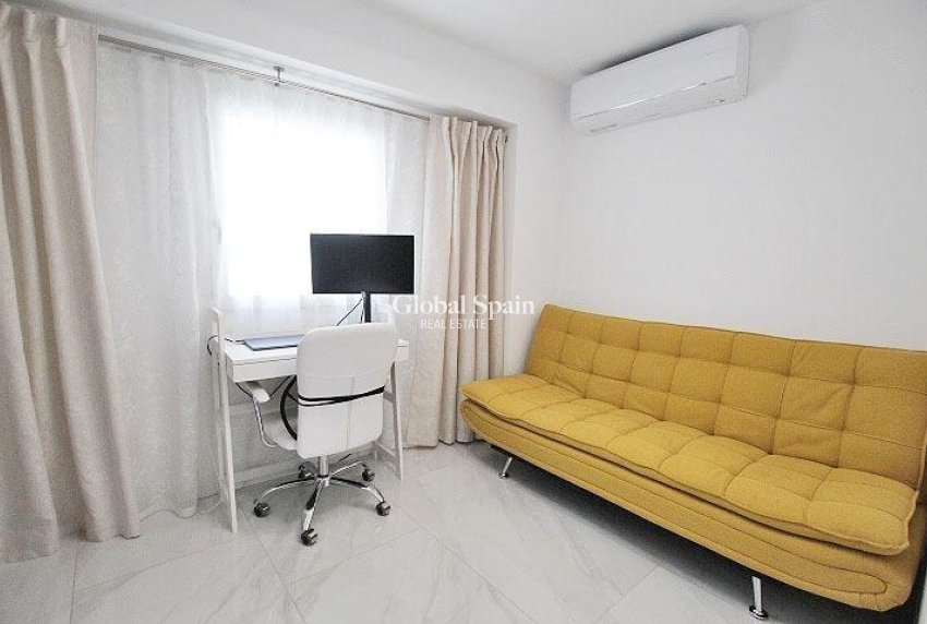 Resale - APARTMENT -
TORREVIEJA - Torrevieja