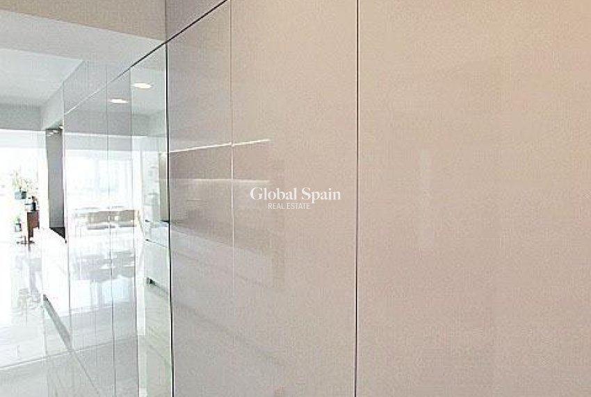 Resale - APARTMENT -
TORREVIEJA - Torrevieja