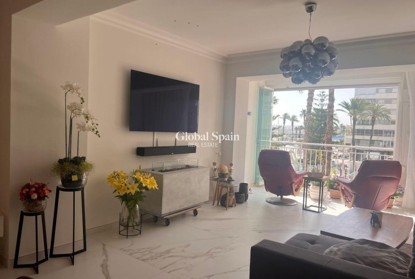 Resale - APARTMENT -
TORREVIEJA - Torrevieja