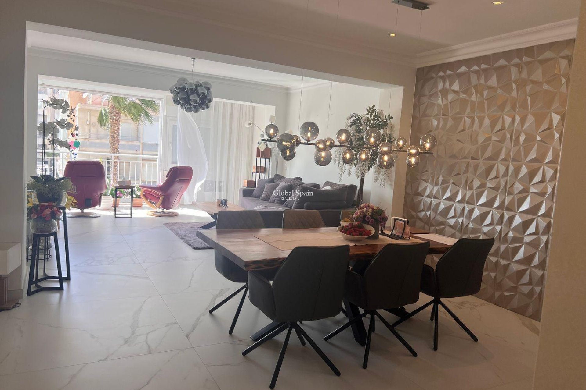 Resale - APARTMENT -
TORREVIEJA - Torrevieja