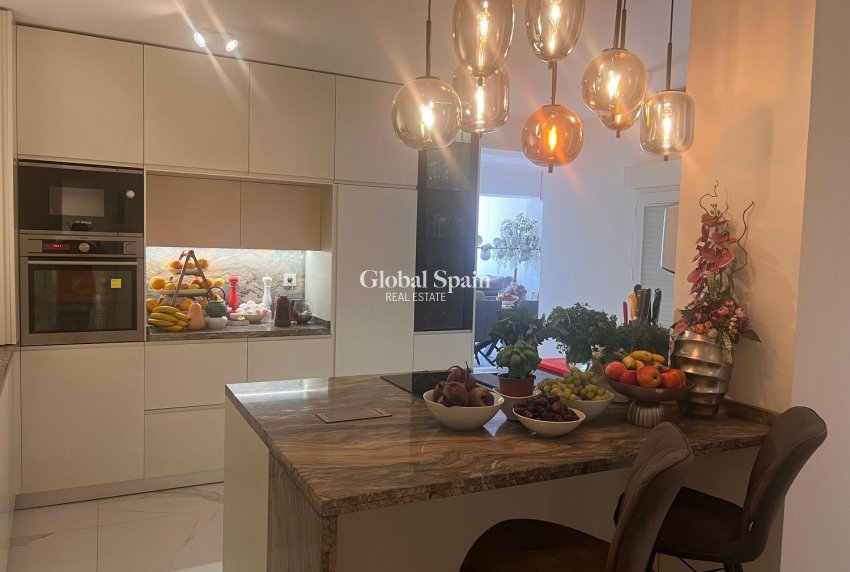 Resale - APARTMENT -
TORREVIEJA - Torrevieja