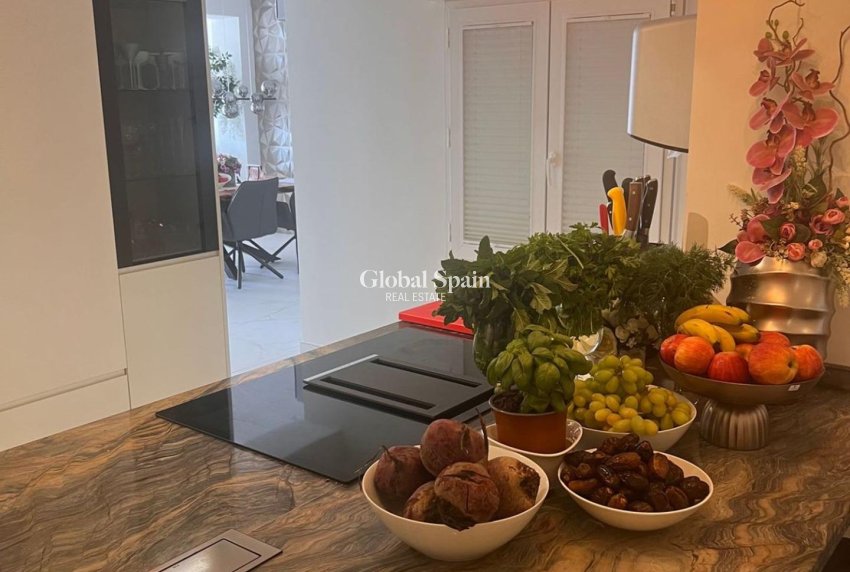 Resale - APARTMENT -
TORREVIEJA - Torrevieja