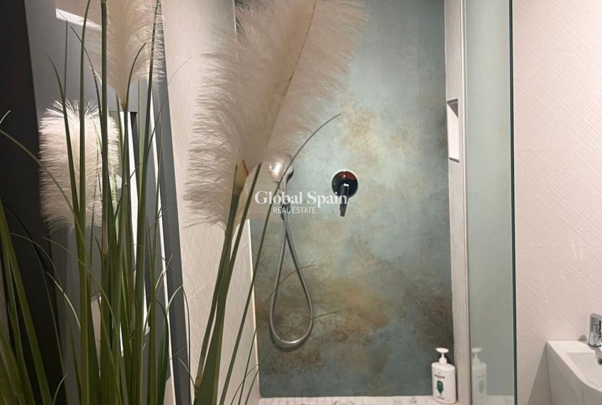 Resale - APARTMENT -
TORREVIEJA - Torrevieja