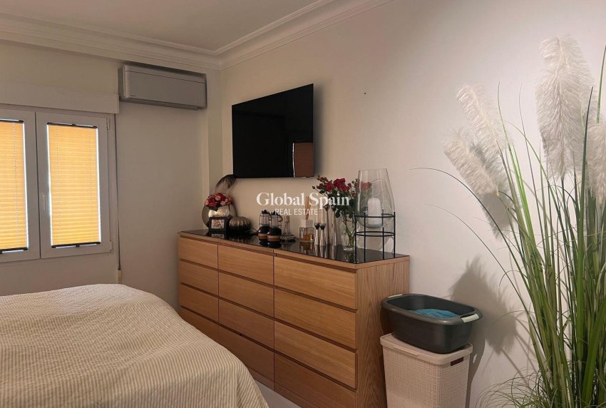 Resale - APARTMENT -
TORREVIEJA - Torrevieja