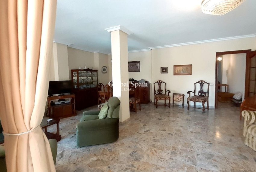 Resale - APARTMENT -
TORREVIEJA - Torrevieja