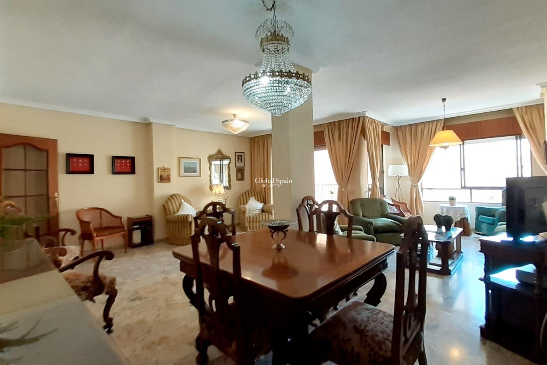 Resale - APARTMENT -
TORREVIEJA - Torrevieja