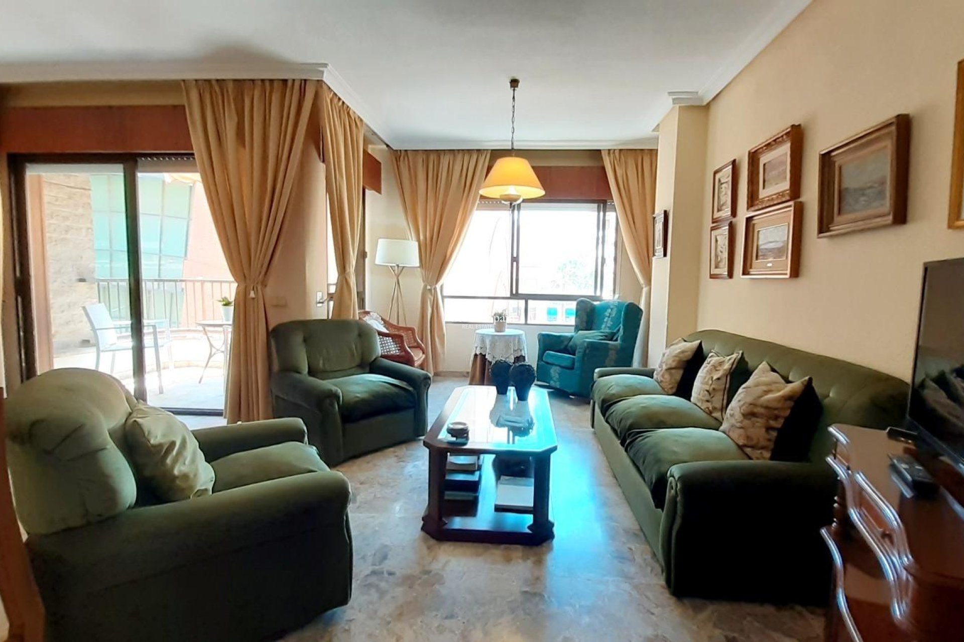 Resale - APARTMENT -
TORREVIEJA - Torrevieja