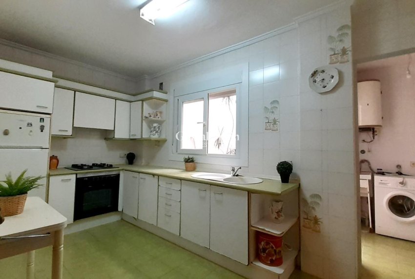 Resale - APARTMENT -
TORREVIEJA - Torrevieja