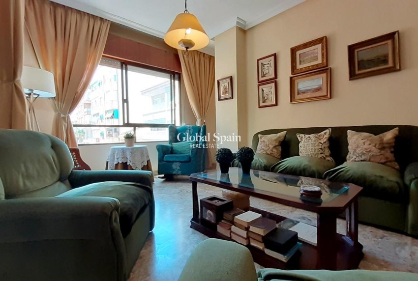 Resale - APARTMENT -
TORREVIEJA - Torrevieja