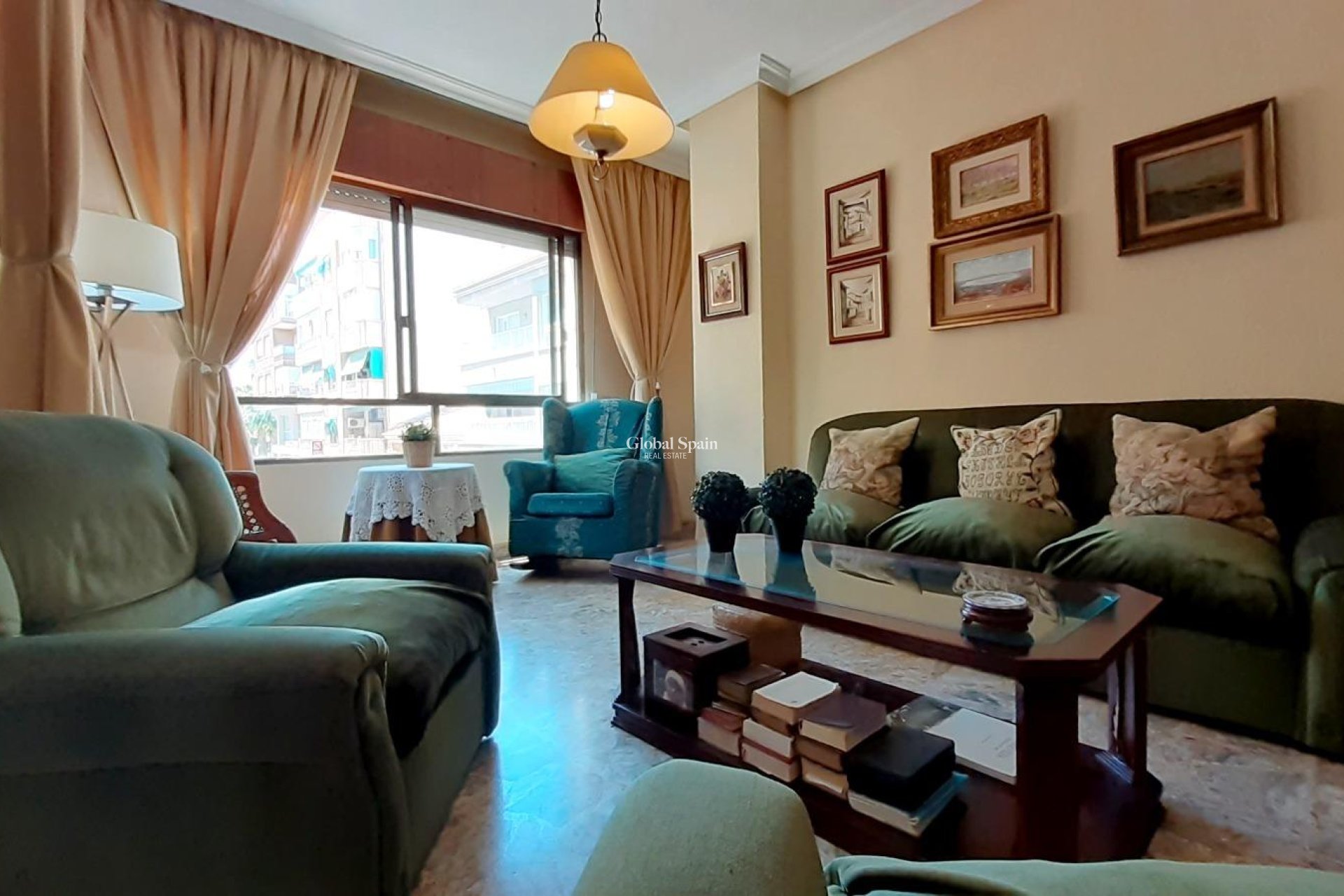 Resale - APARTMENT -
TORREVIEJA - Torrevieja
