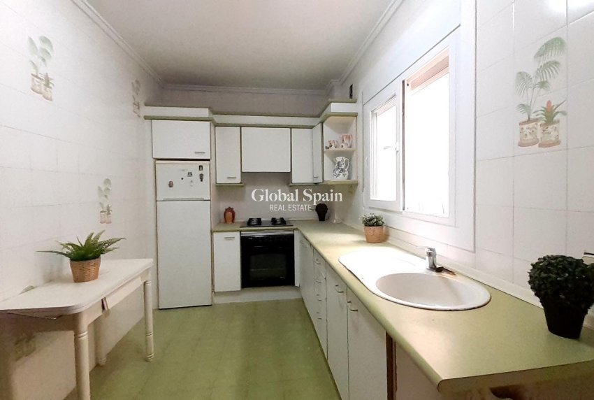 Resale - APARTMENT -
TORREVIEJA - Torrevieja