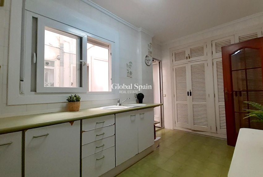 Resale - APARTMENT -
TORREVIEJA - Torrevieja