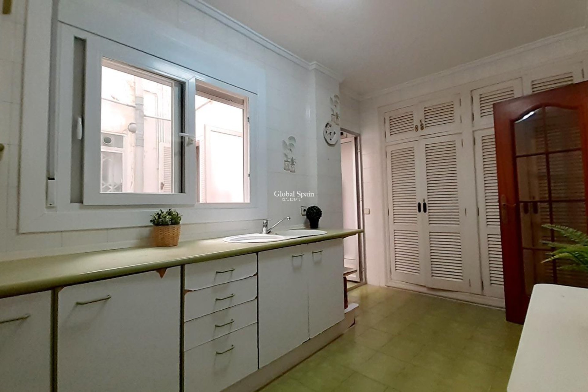 Resale - APARTMENT -
TORREVIEJA - Torrevieja
