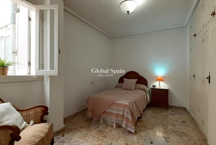 Resale - APARTMENT -
TORREVIEJA - Torrevieja