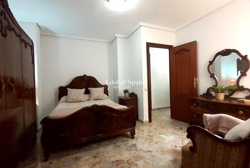 Resale - APARTMENT -
TORREVIEJA - Torrevieja