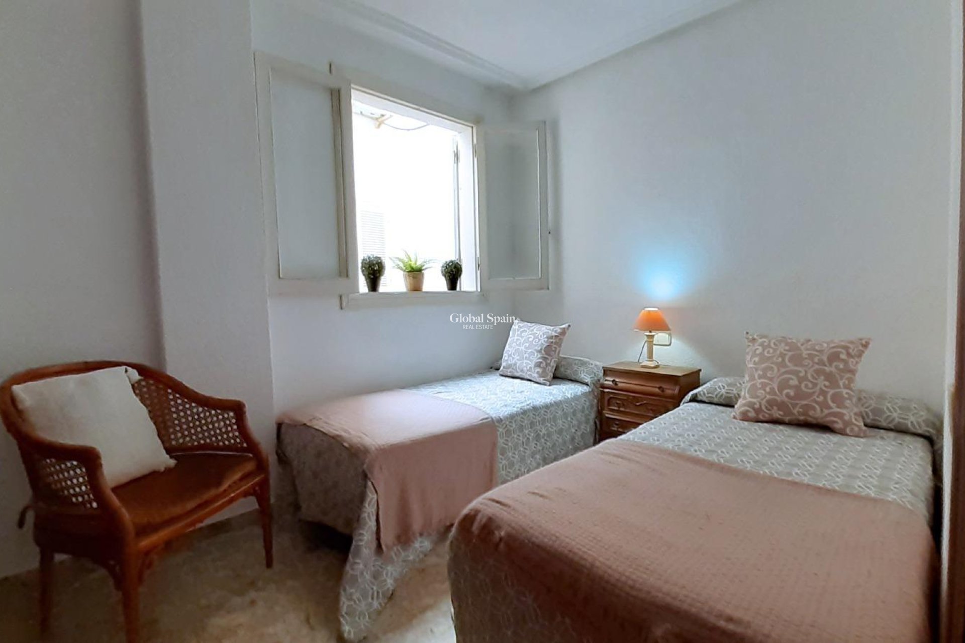 Resale - APARTMENT -
TORREVIEJA - Torrevieja