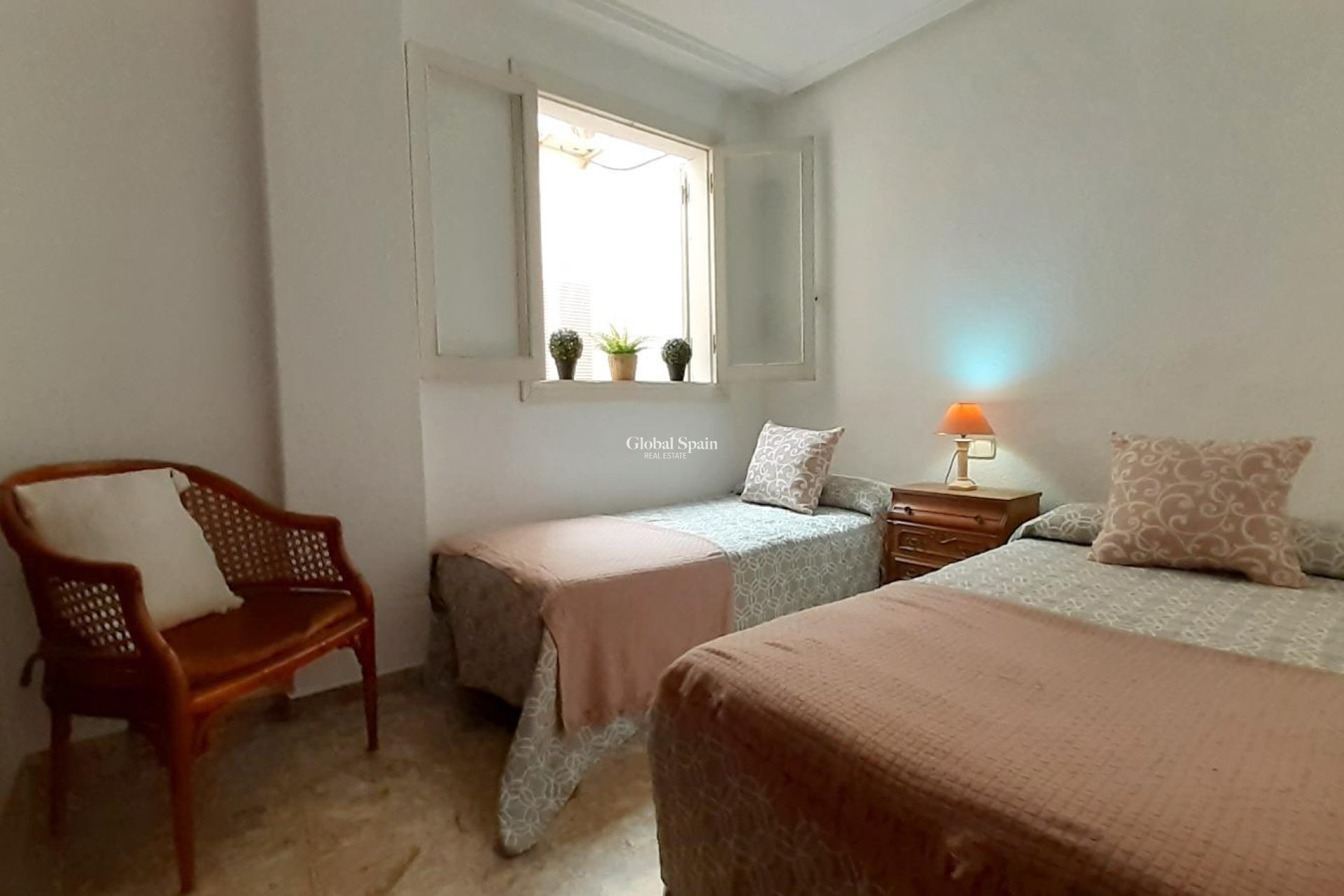 Resale - APARTMENT -
TORREVIEJA - Torrevieja