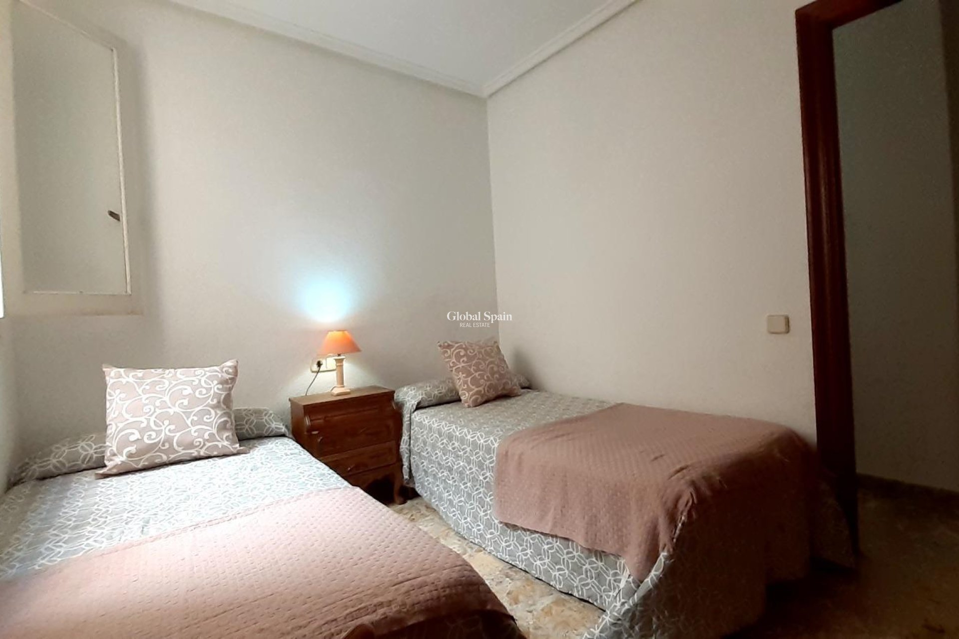 Resale - APARTMENT -
TORREVIEJA - Torrevieja