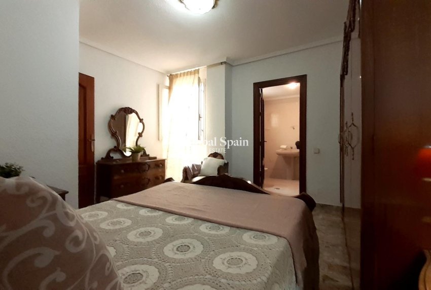 Resale - APARTMENT -
TORREVIEJA - Torrevieja