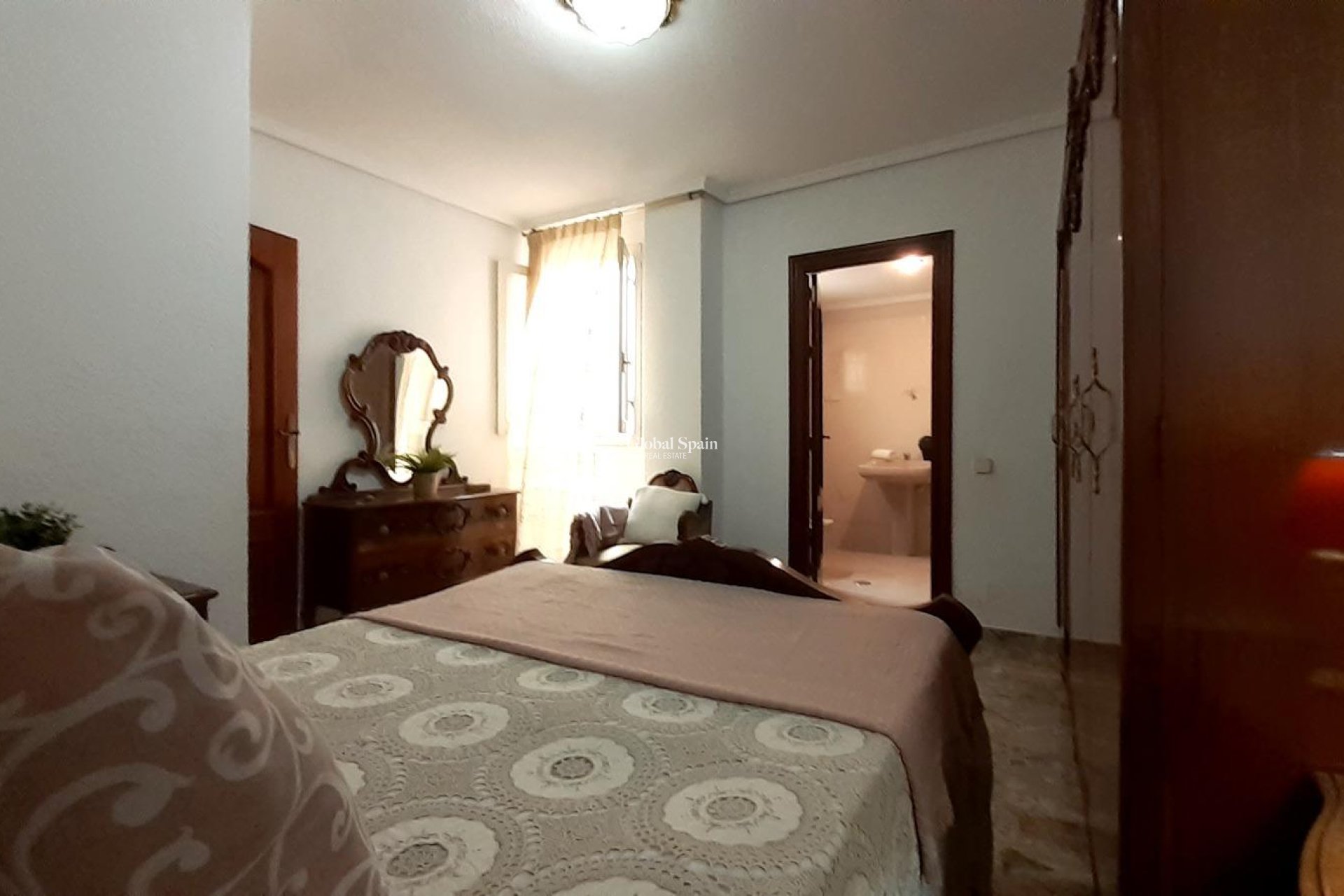 Resale - APARTMENT -
TORREVIEJA - Torrevieja