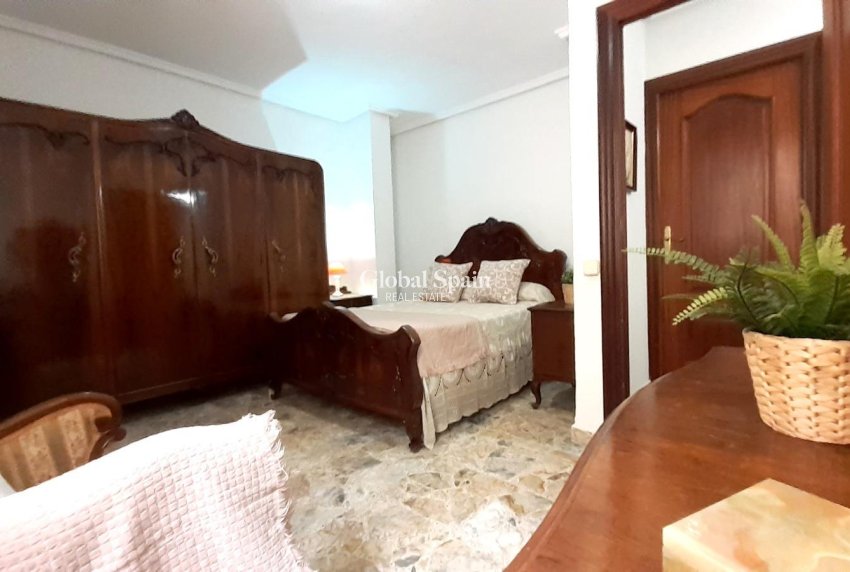 Resale - APARTMENT -
TORREVIEJA - Torrevieja