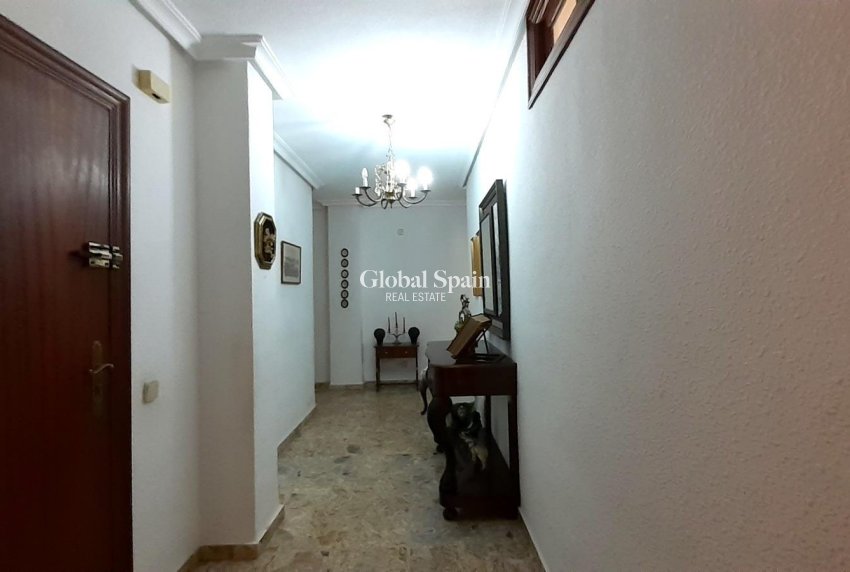 Resale - APARTMENT -
TORREVIEJA - Torrevieja