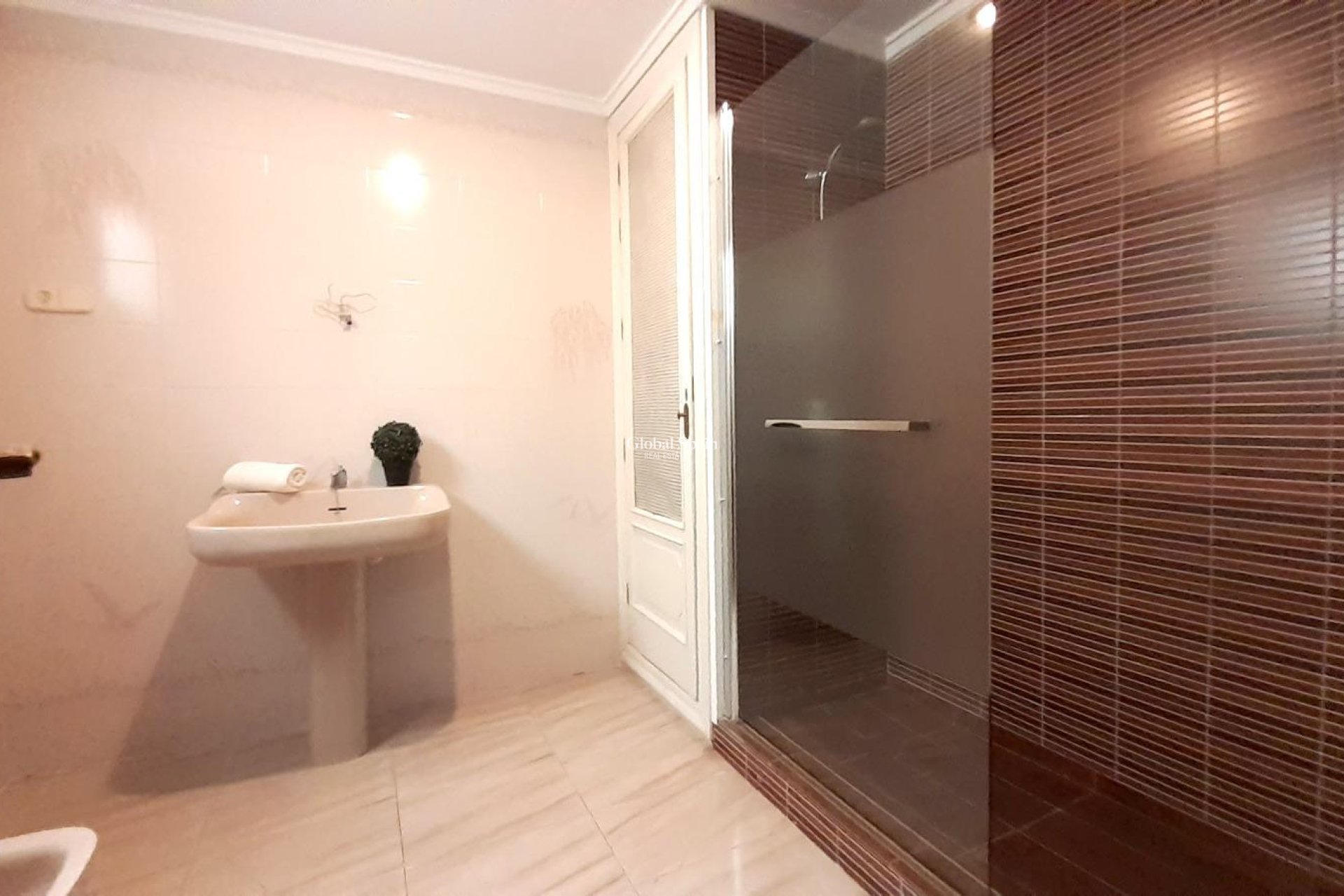 Resale - APARTMENT -
TORREVIEJA - Torrevieja