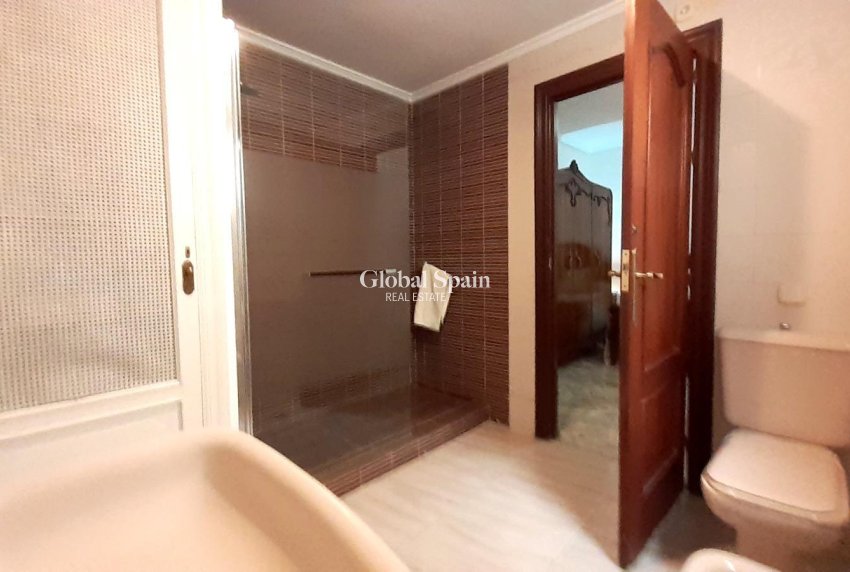 Resale - APARTMENT -
TORREVIEJA - Torrevieja