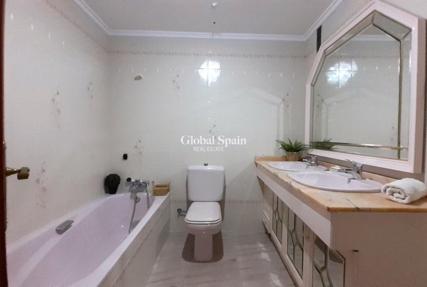 Resale - APARTMENT -
TORREVIEJA - Torrevieja