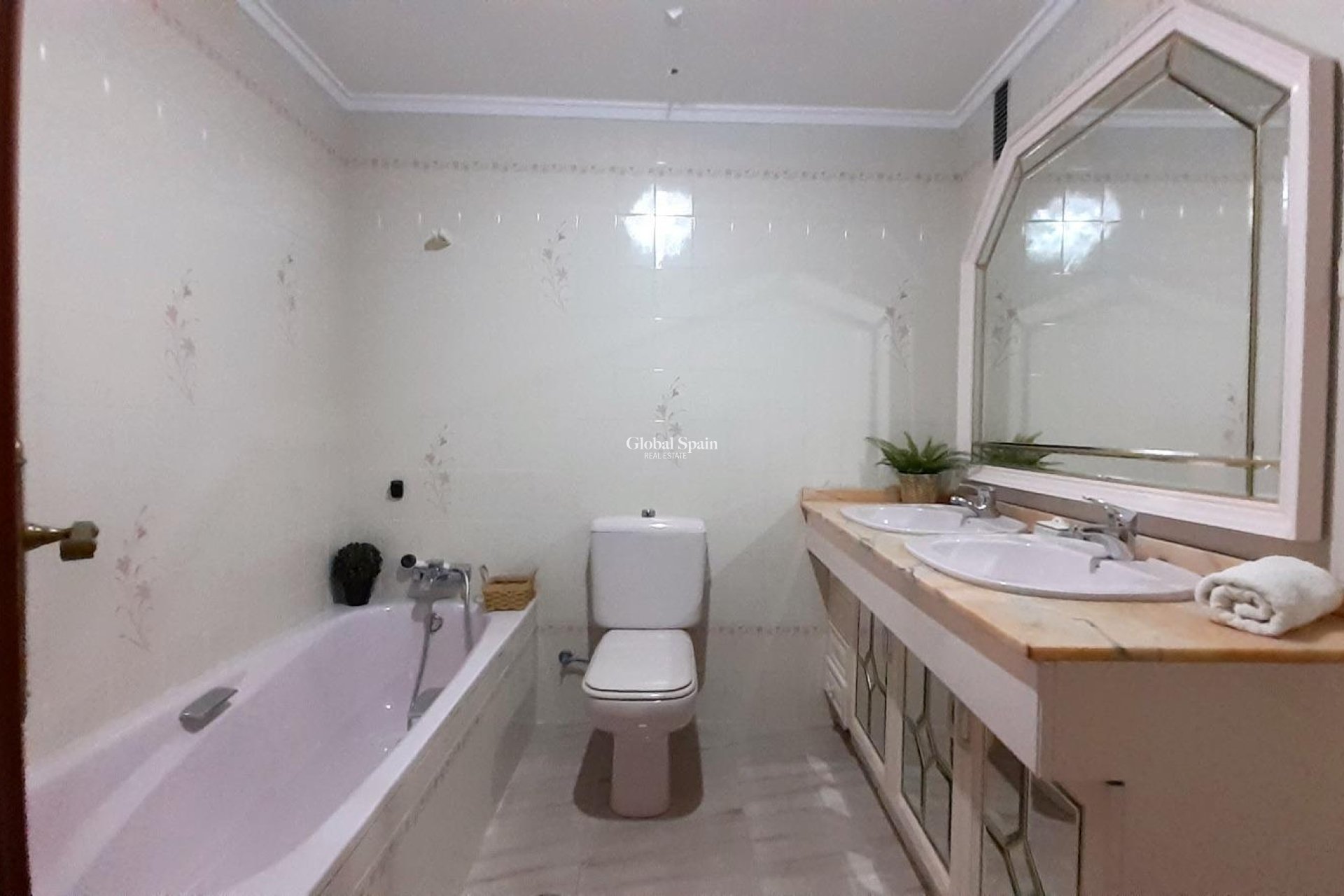 Resale - APARTMENT -
TORREVIEJA - Torrevieja