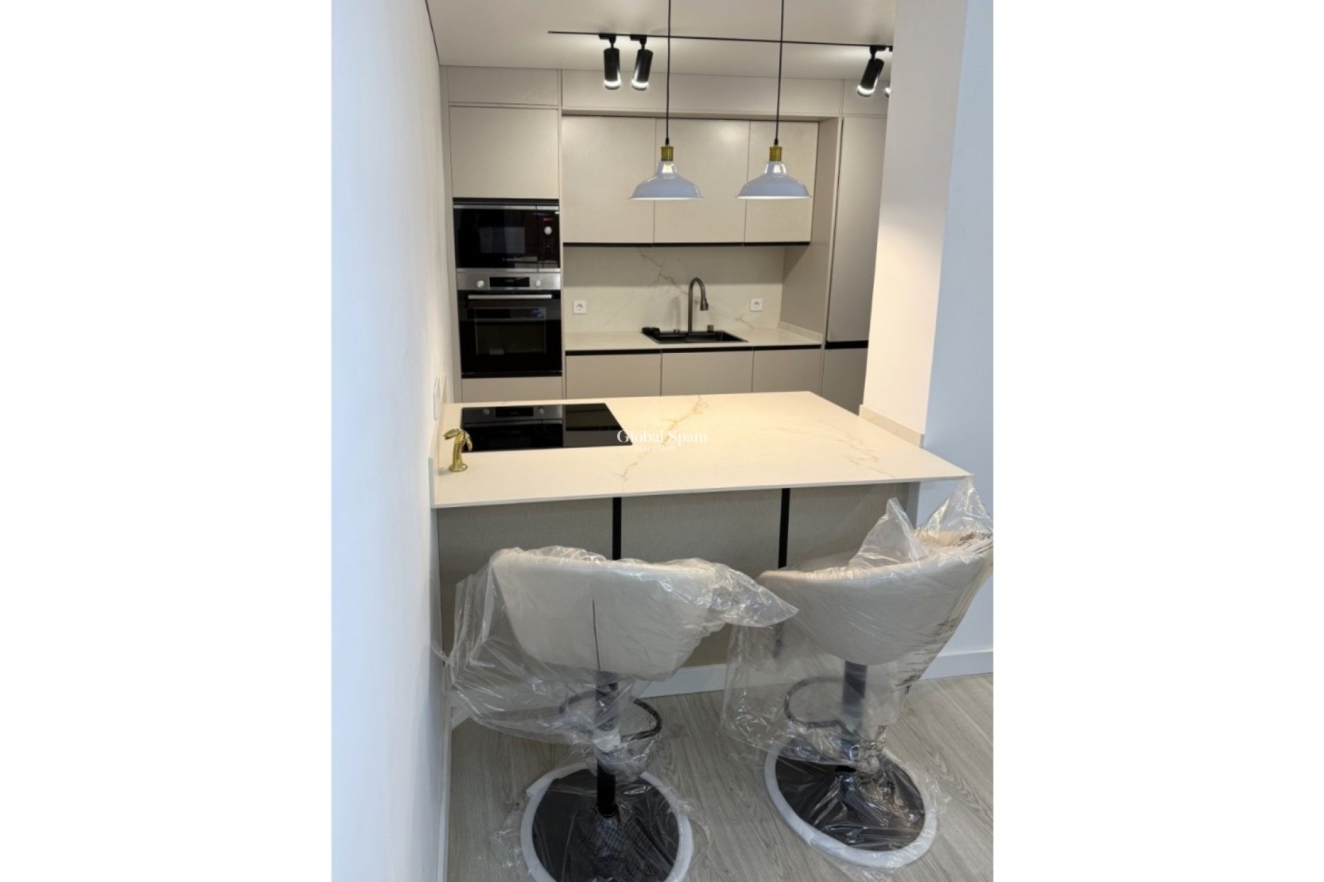 Resale - APARTMENT -
TORREVIEJA - Torrevieja