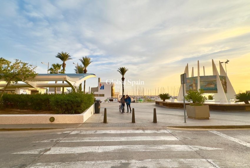 Resale - APARTMENT -
TORREVIEJA - Torrevieja