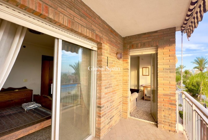 Resale - APARTMENT -
TORREVIEJA - Torrevieja