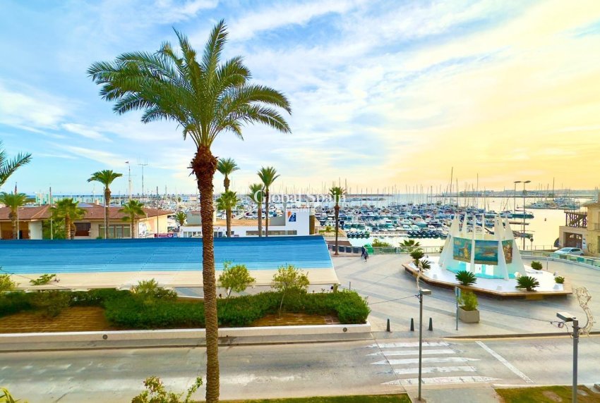 Resale - APARTMENT -
TORREVIEJA - Torrevieja