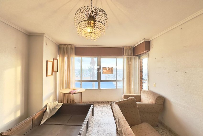 Resale - APARTMENT -
TORREVIEJA - Torrevieja