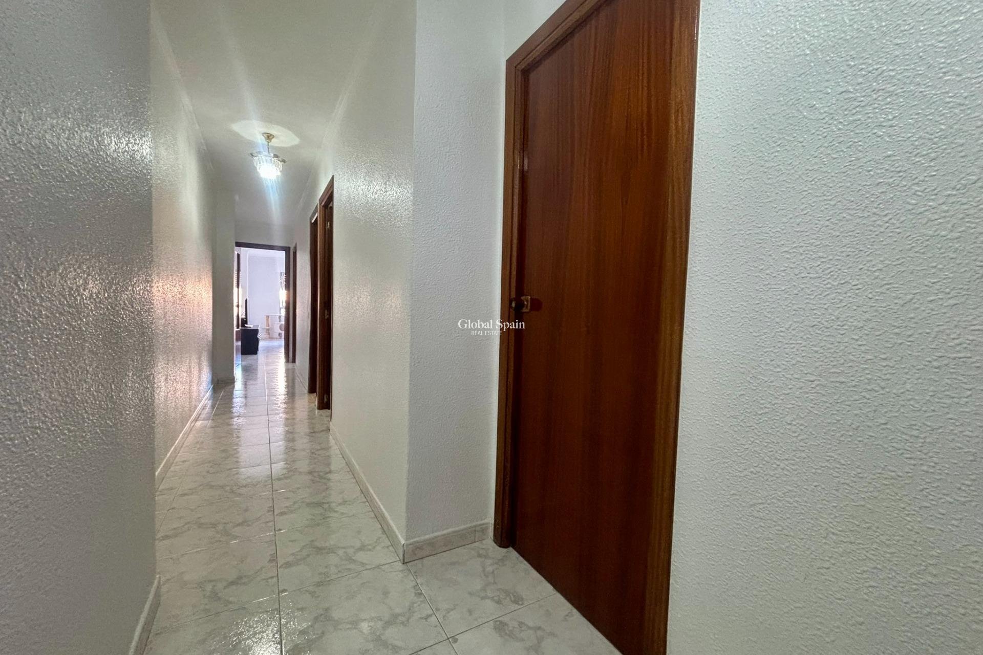 Resale - APARTMENT -
TORREVIEJA - Torrevieja