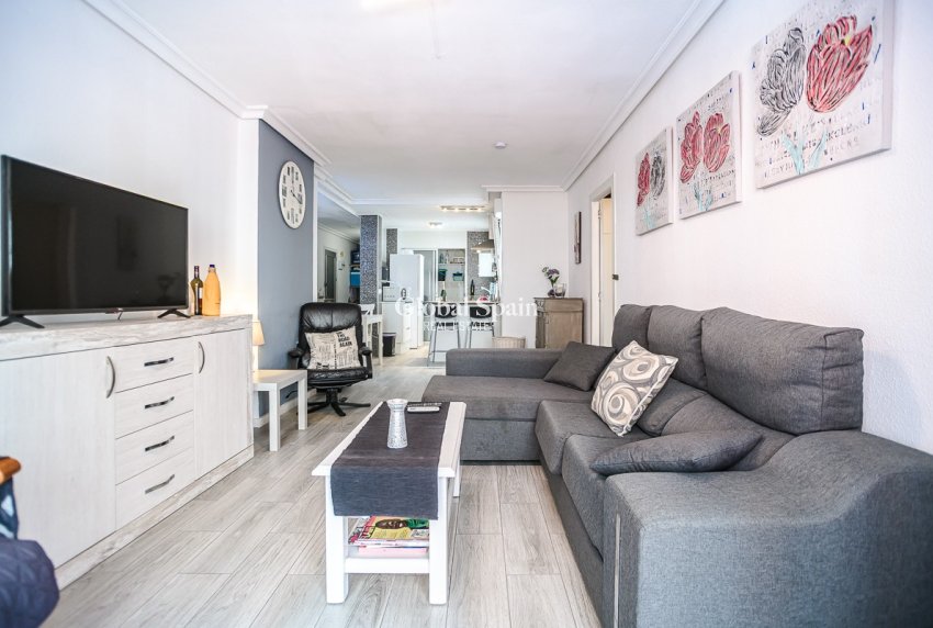 Resale - APARTMENT -
TORREVIEJA - Torrevieja