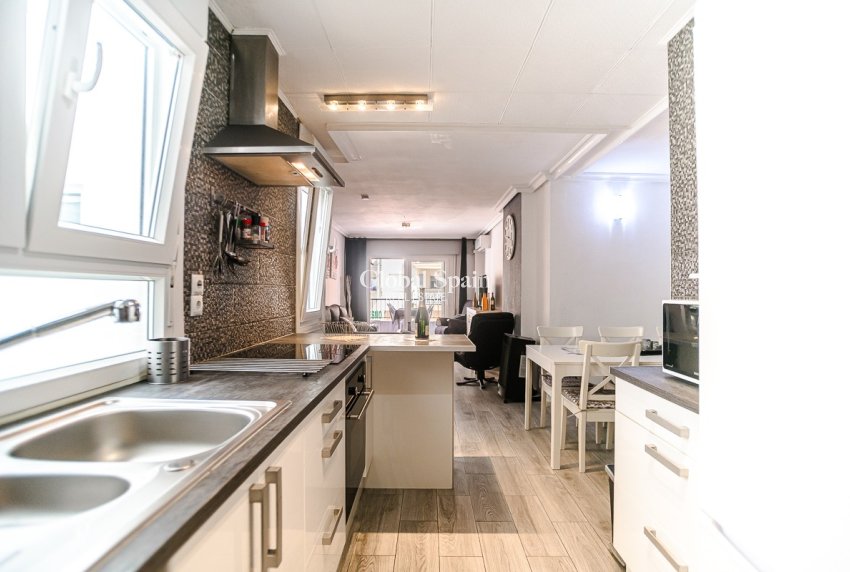 Resale - APARTMENT -
TORREVIEJA - Torrevieja