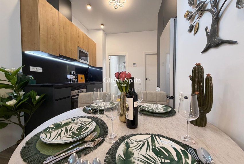 Resale - APARTMENT -
TORREVIEJA - Torrevieja