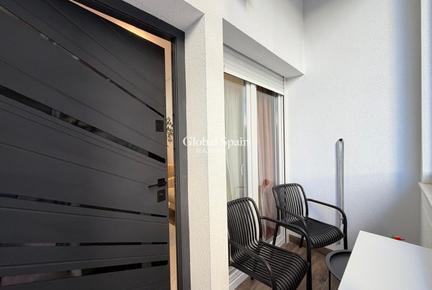 Resale - APARTMENT -
TORREVIEJA - Torrevieja